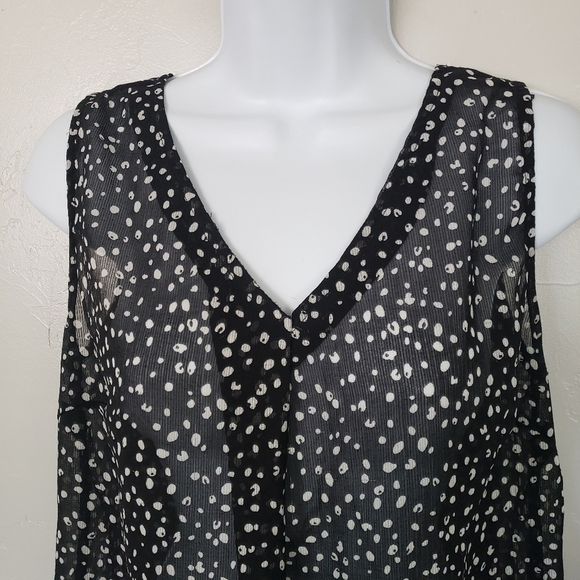 Remy Women's Medium Sleeveless Blouse Tank Top Black Polka Dot V-neck Chiffon - Picture 3 of 8